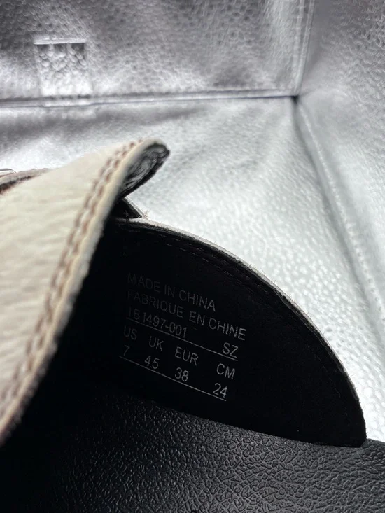 The Nike Air Jordan Mule Cow Print Brown IB1497-001 in size 7 WOMEN - Picture 10 of 10